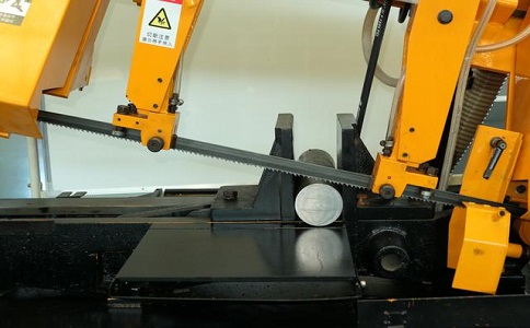 老河口数控带锯床自动送料精度会出现偏差吗？