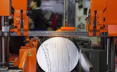 老河口立式金属带锯床切削出现跑带故障解决方法! 老河口立式金属带锯床切削出现跑带故障解决方法!